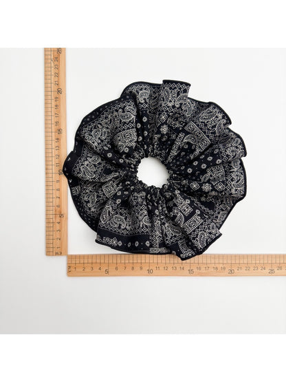 Gifty - Cashew Flower Scrunchie Extra Large