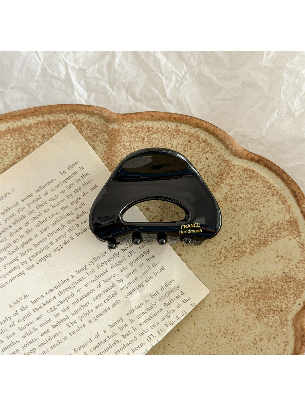 Beau - Semi Round Hollow Acetate Geometric Claw Clip
