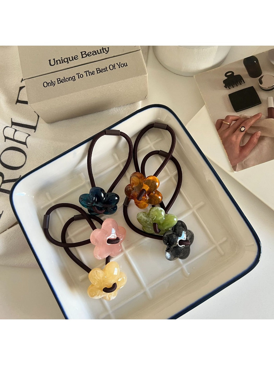 Gifty - Solid Floral Hair Tie