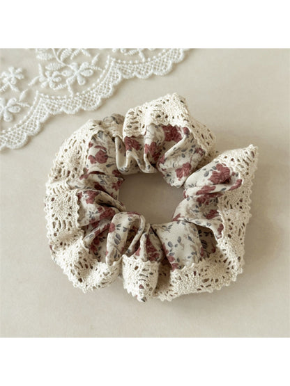 Gifty - Spring Inspired Floral Hair Scrunchie