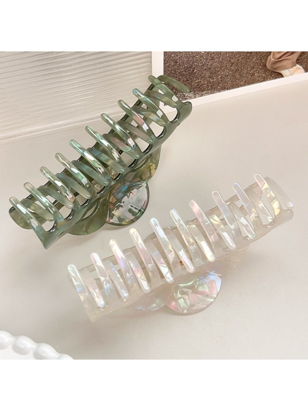 Beau - Minimalist Openwork Hair Clip