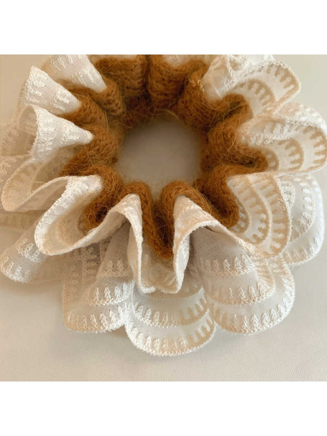 Gifty - Knitted Lace Hair Scrunchie
