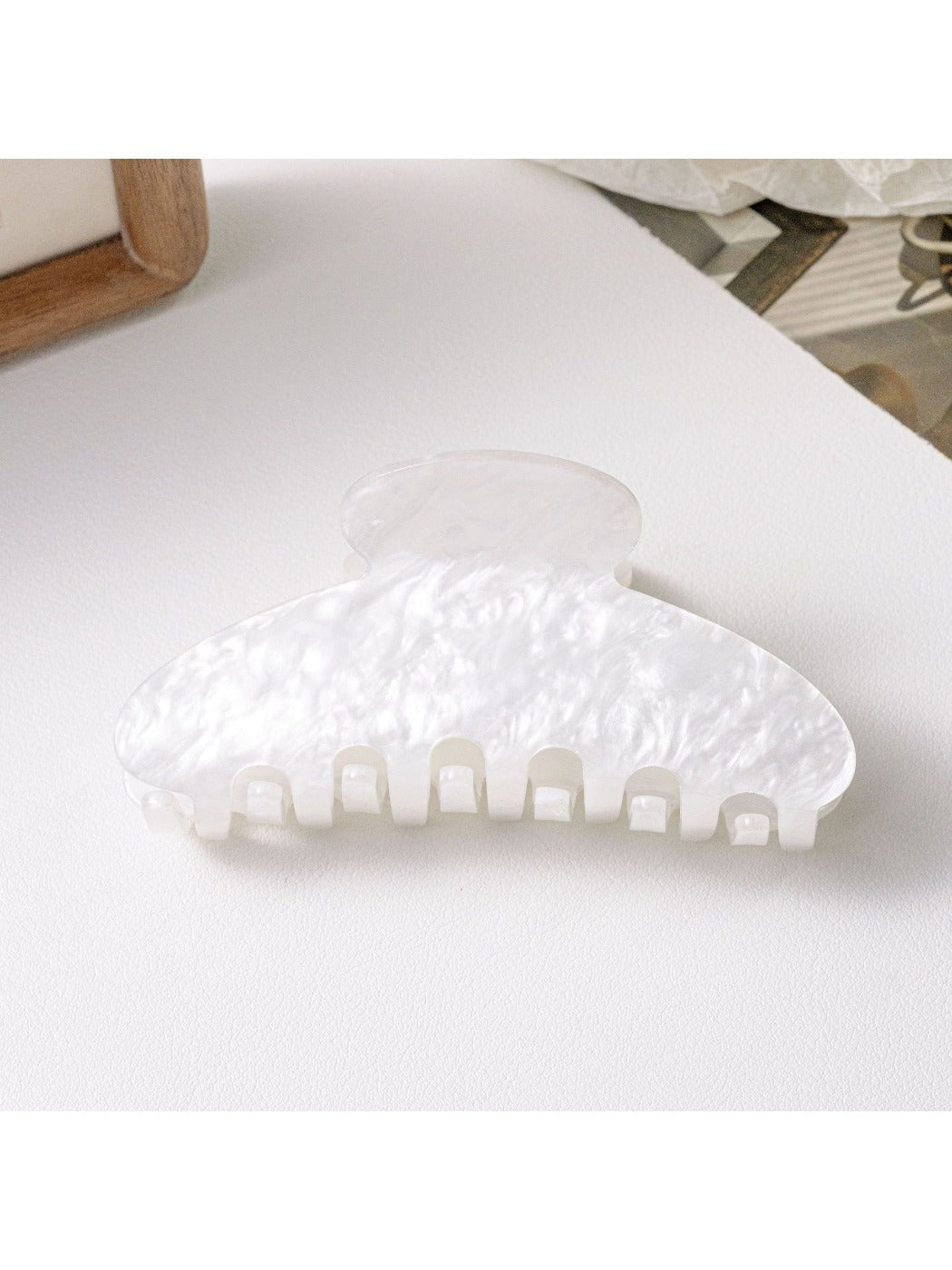 Beau - Minimalist Macaron Half Moon Claw Clip