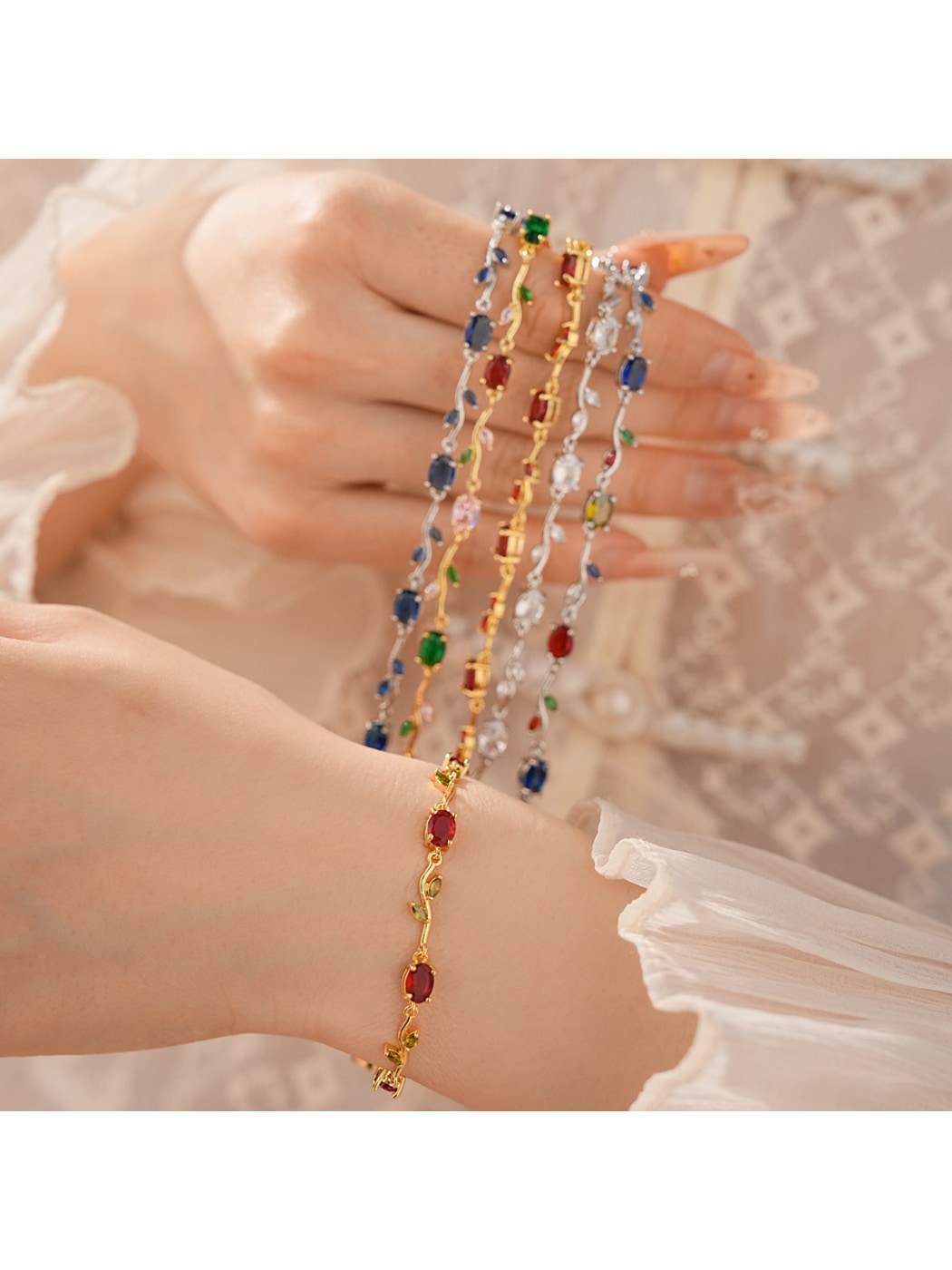 Lovra - Alloy Oval Flower Synthetic Zircon Bracelet