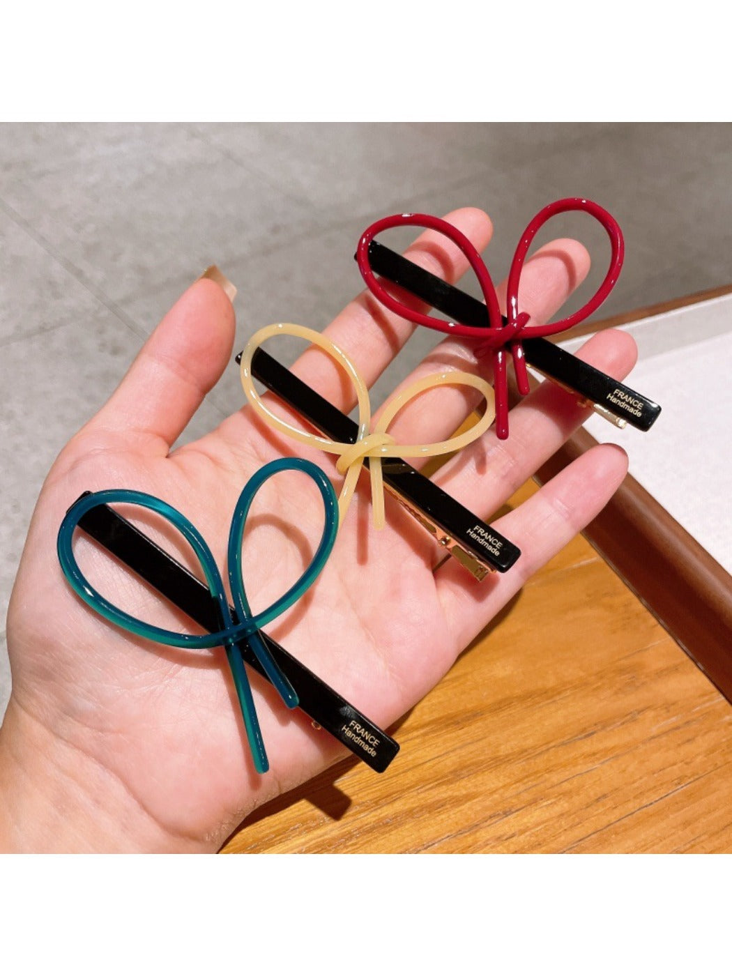 Beau - Minimalist Elegant Hair Clip