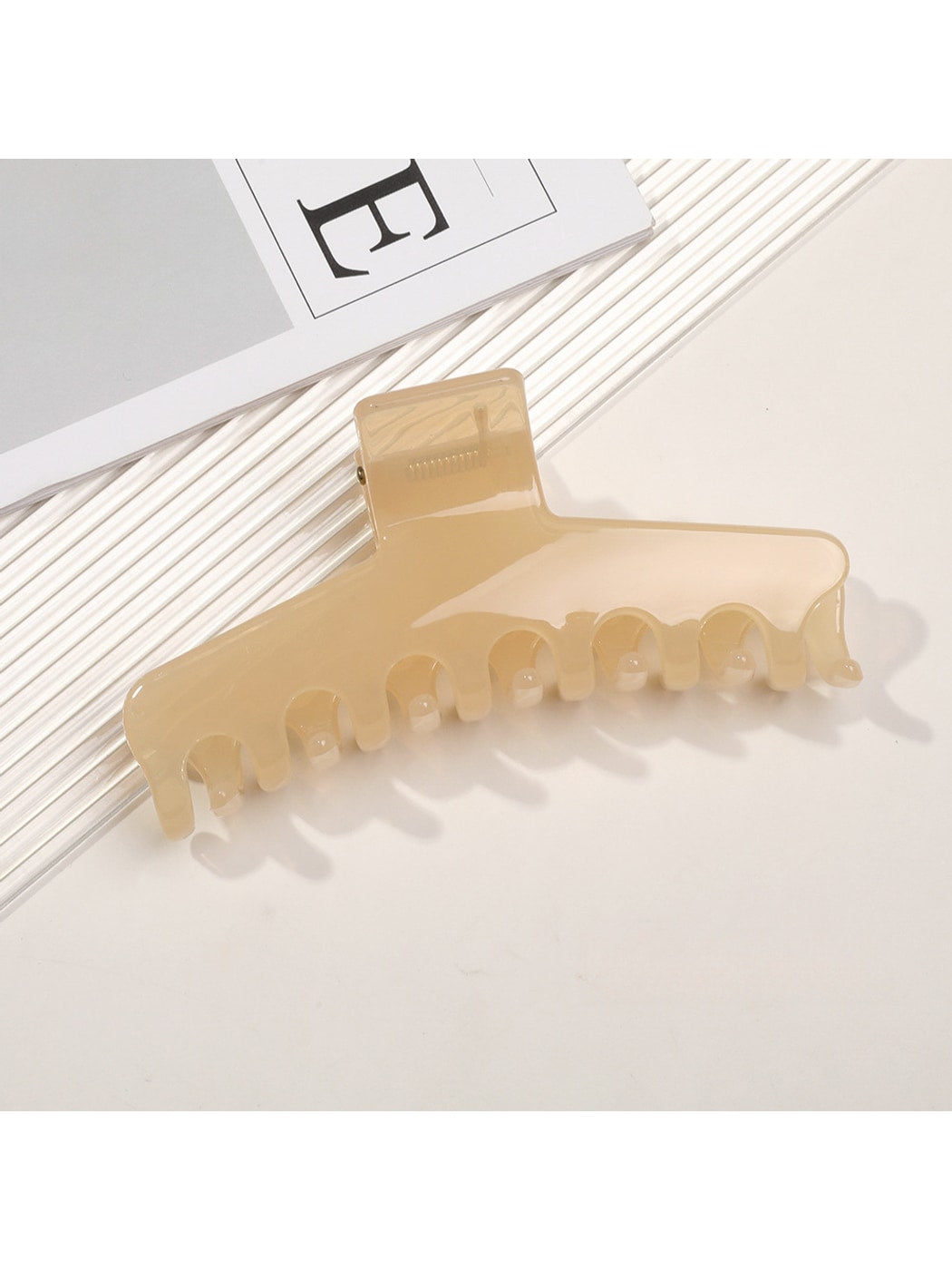 Beau - Jelly Finish Wide Shape Women's Claw Hair Clip