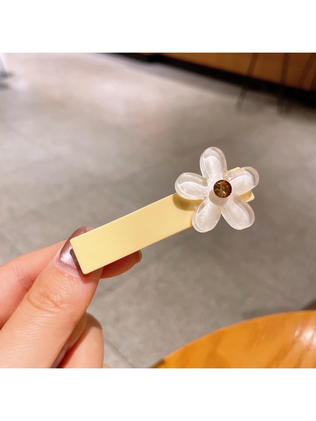 Beau - Single Color Flower Shaped Hair Clip