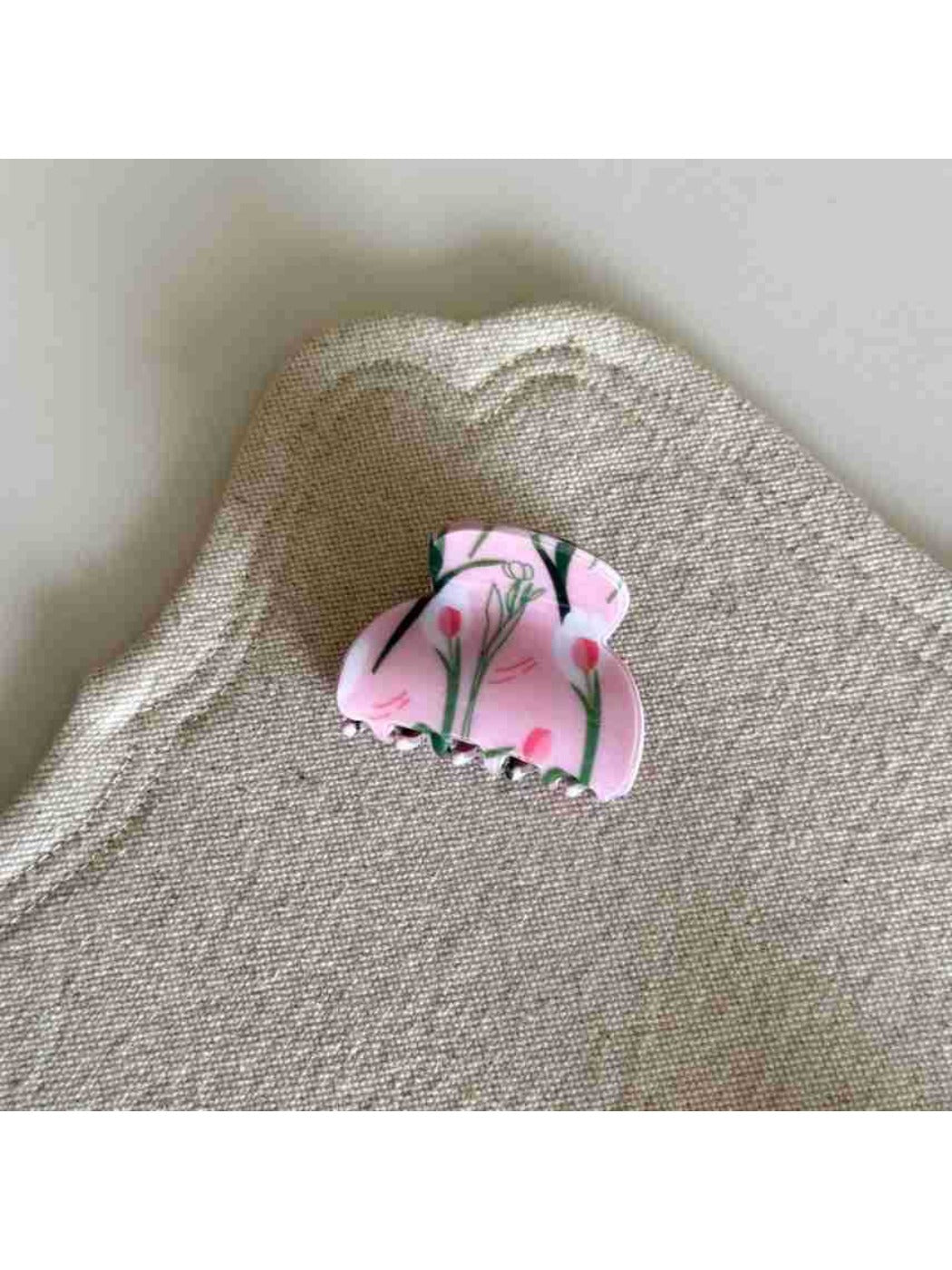Beau - Cute Small Curved Hair Claw Clip