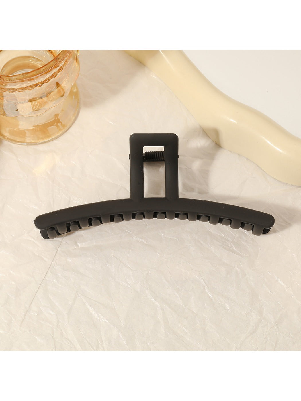Beau - Creamy Elegant Hair Claw Clip