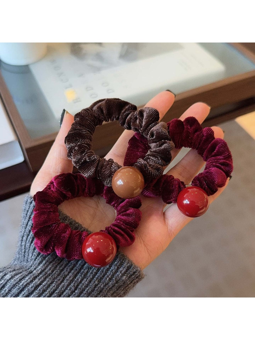Gifty - Sweet Style Rounded Accent Decorative Hair Tie