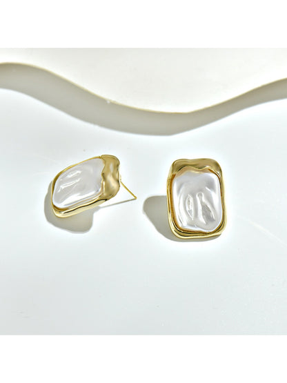 Earedge - Minimalist Geometric Square Earrings
