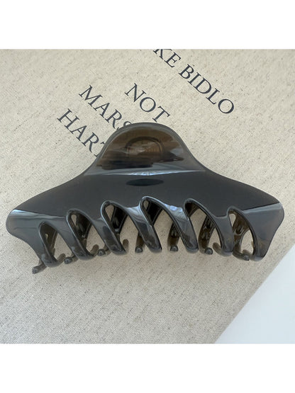 Beau - Minimalist Keel Shaped Hair Claw Clip