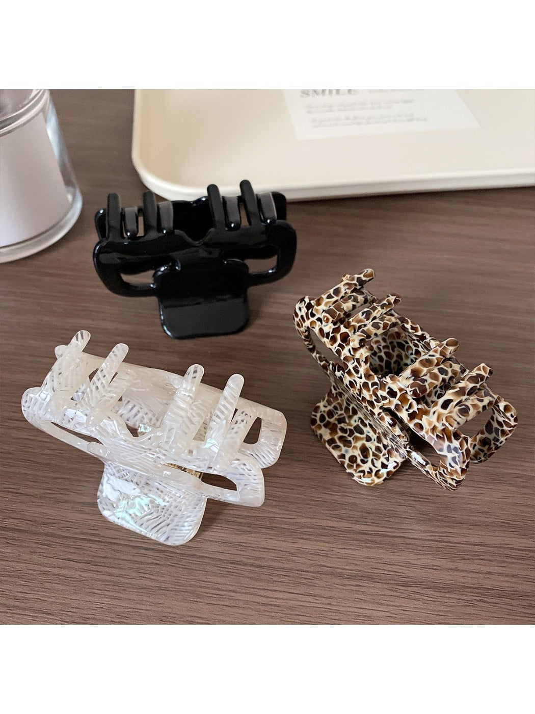 Beau - Vintage Openwork Small Square Hair Claw Clip