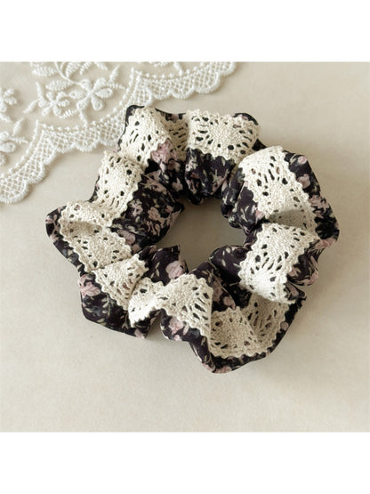 Gifty - Spring Inspired Floral Hair Scrunchie