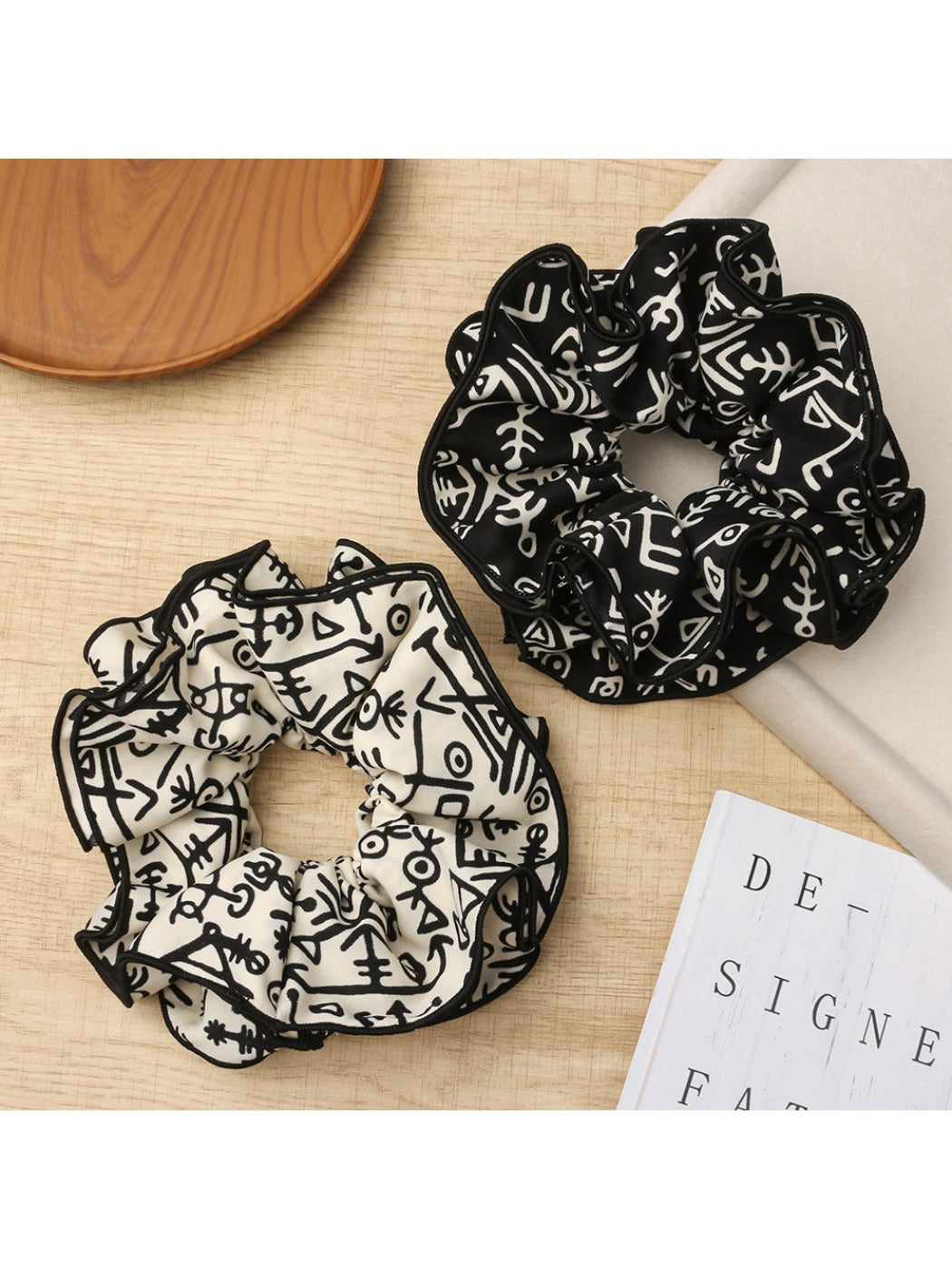 Gifty - Elegant Fashion Art Scrunchie