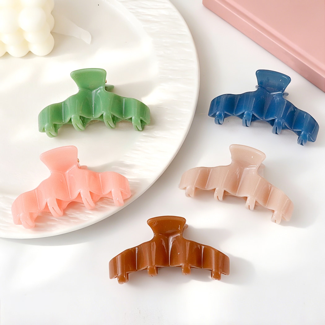 Beau - Simple Irregular Wavy Claw Clip
