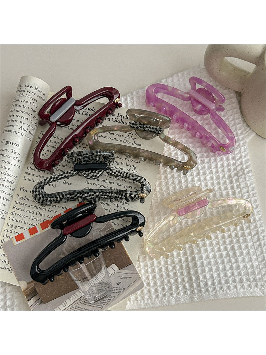 Beau - Geometric Hollow Acetate Alloy Claw Clip