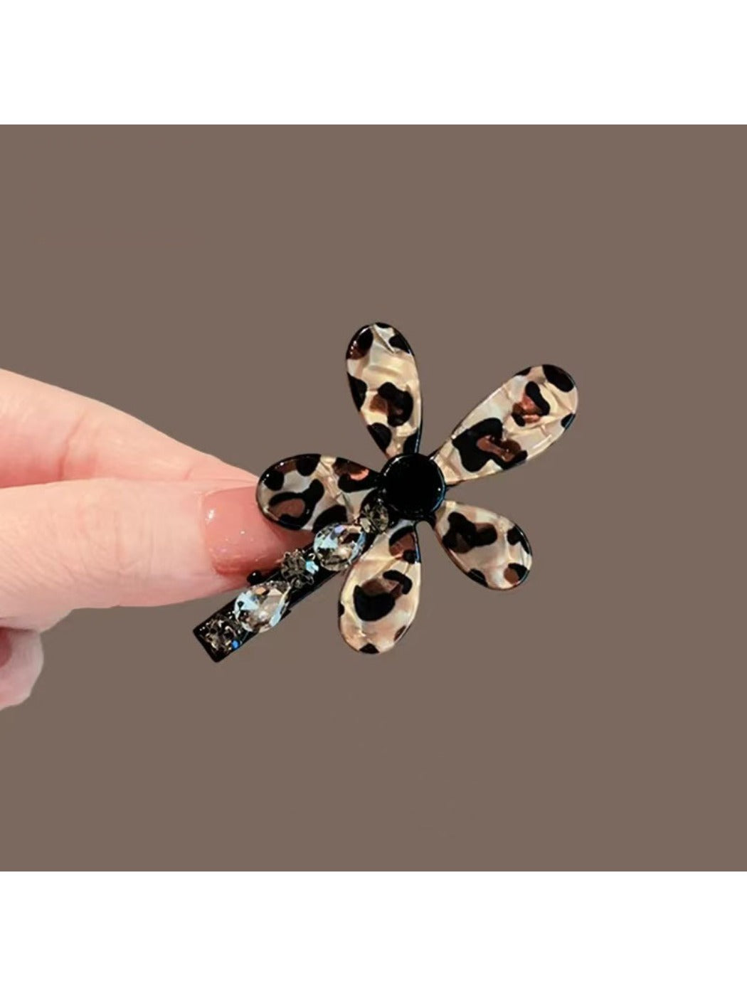 Beau - Elegant Five-Petaled Flower Hair Clip