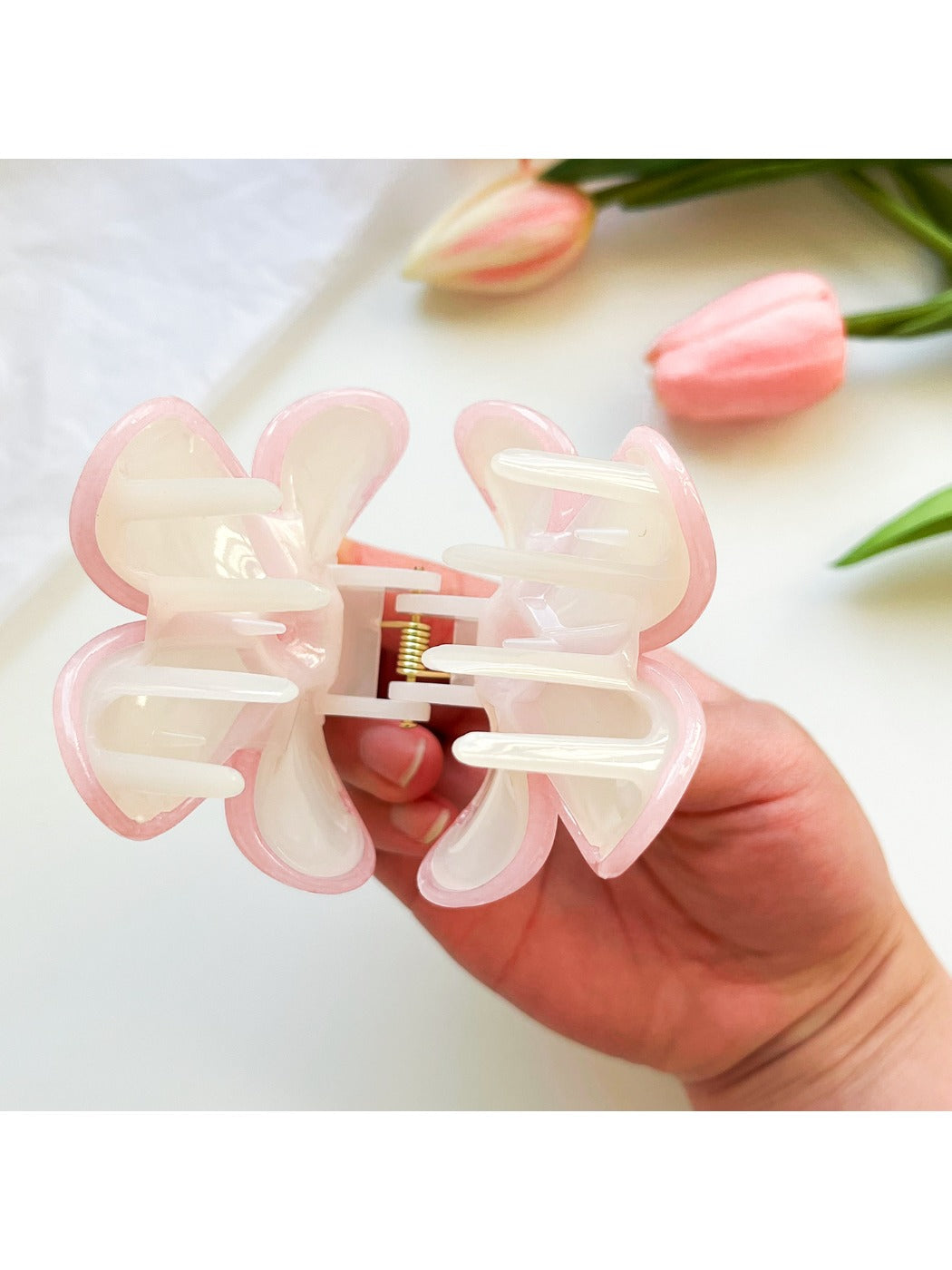 Beau - Egg Shaped Jelly Colored Hair Clip