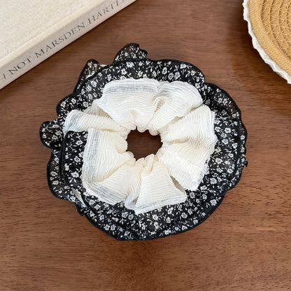 Gifty - Layered Lace Trim Floral Pattern Scrunchie
