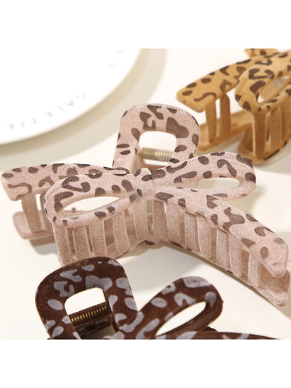 Beau - Leopard Print Bow Shaped Claw Clip