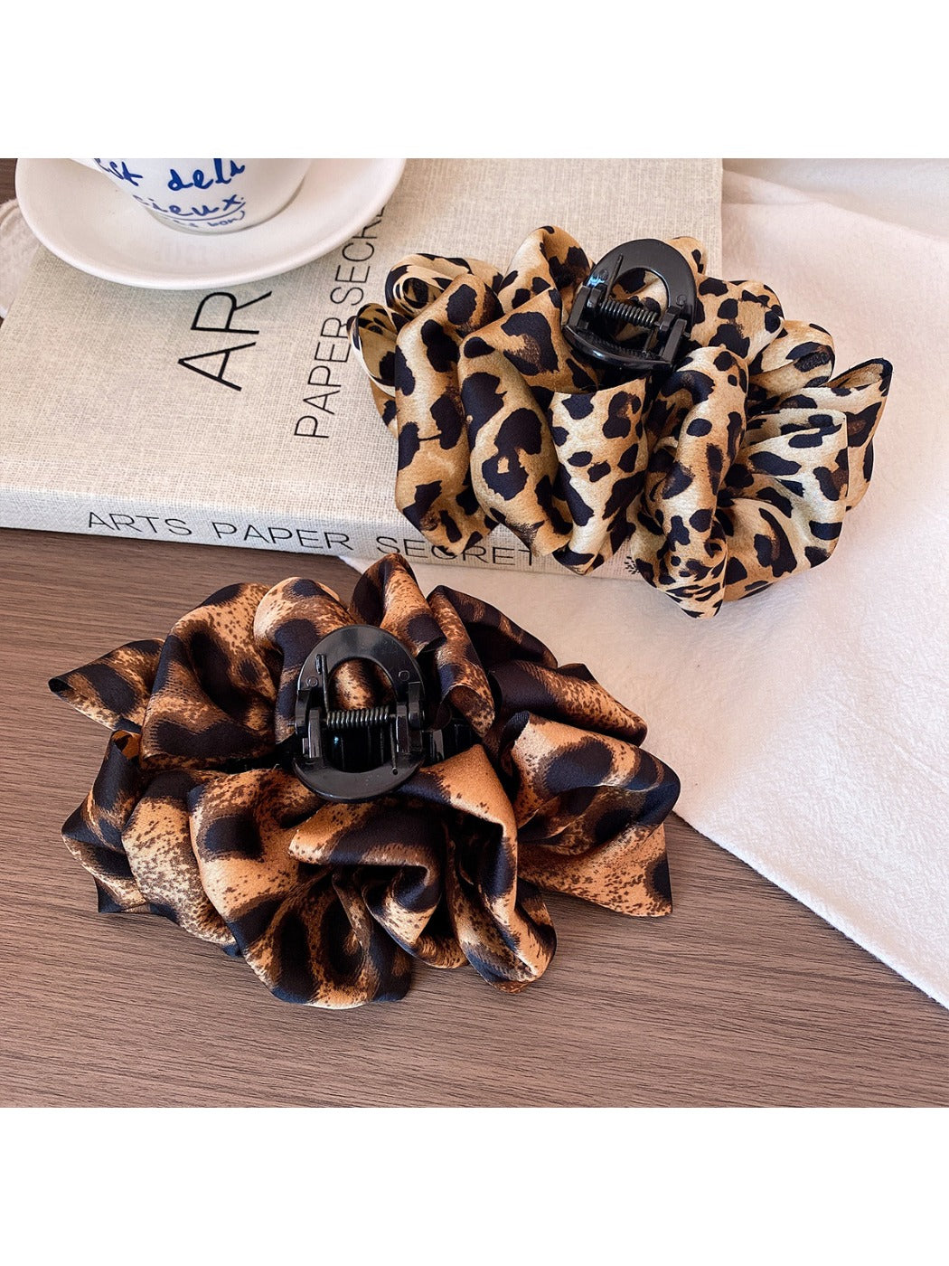 Beau - Vintage Leopard Print Pleated Claw Clip