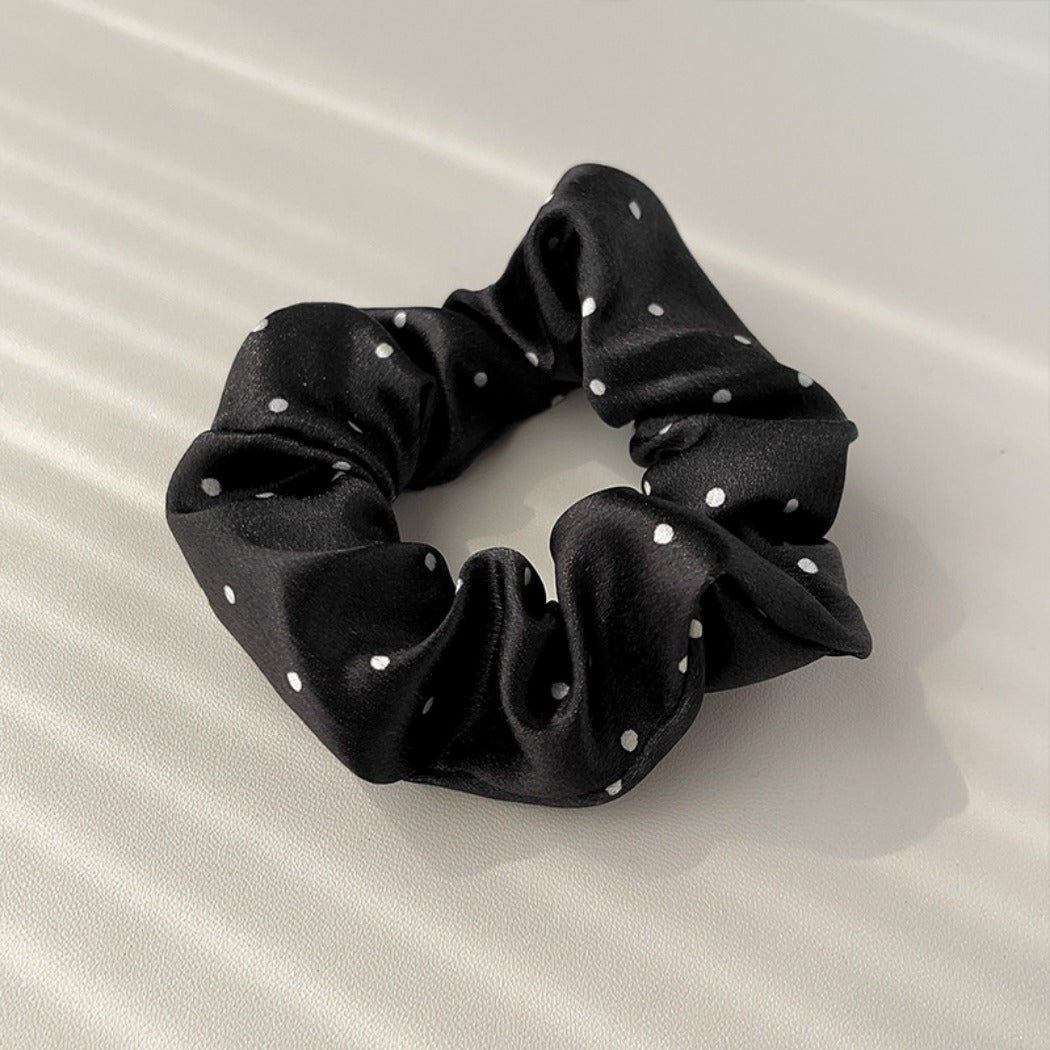 Gifty - Polka Dot Scrunchie