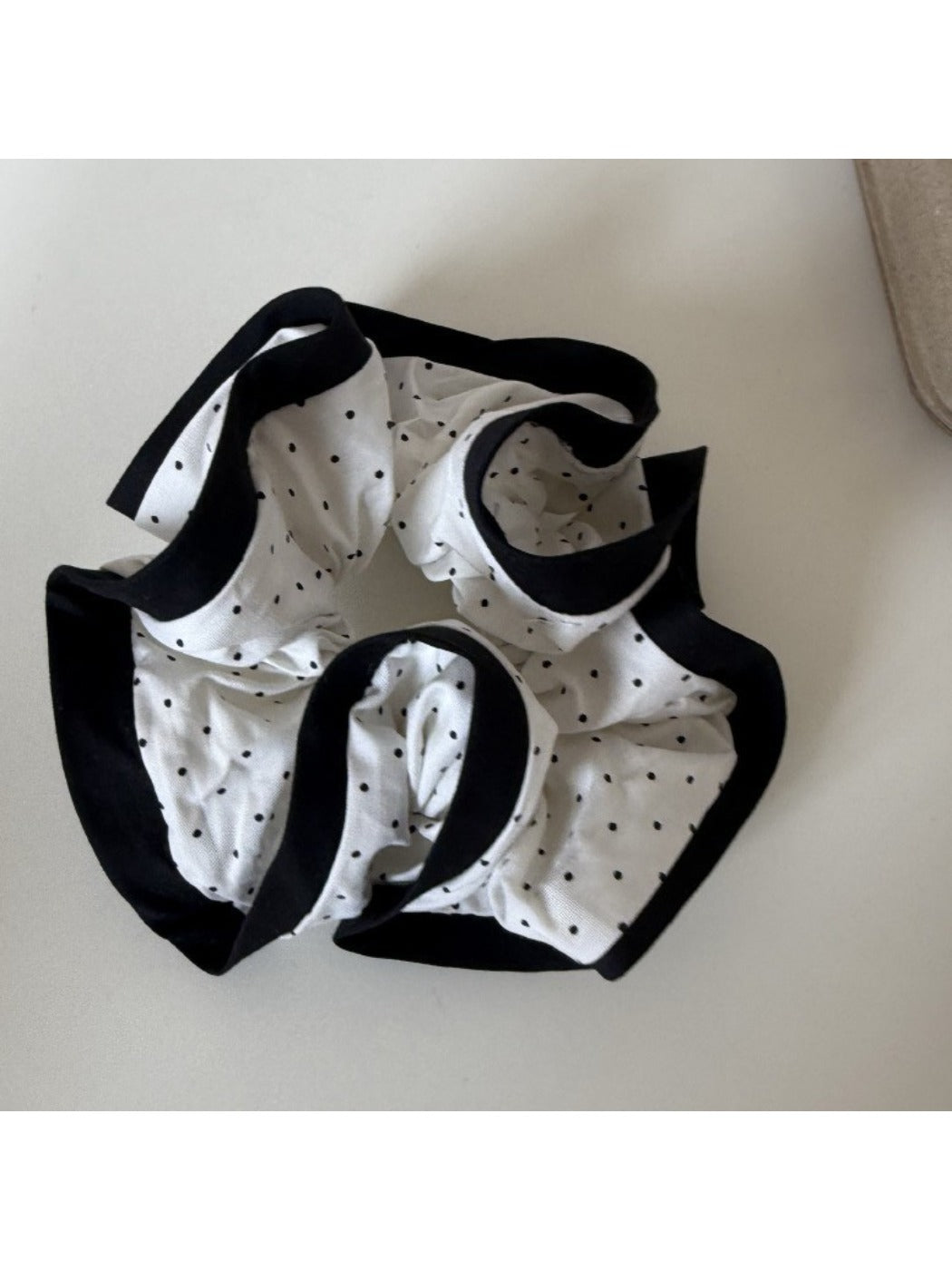 Gifty - Ruched Polka Dot Scrunchie