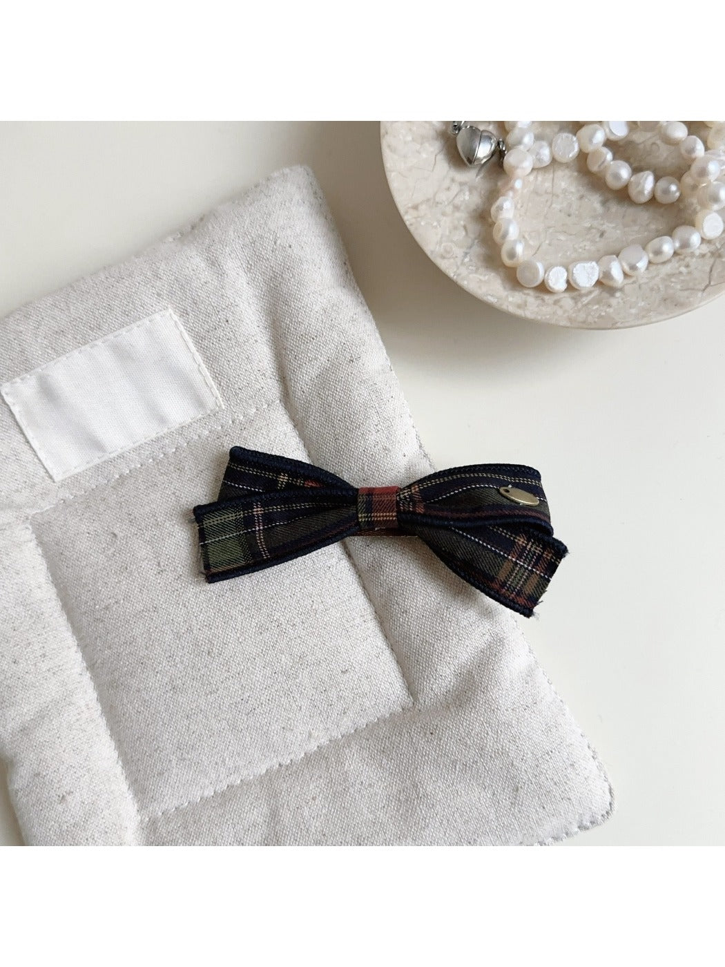 Gifty - Bow Shaped Hair Ties and Hair Clips