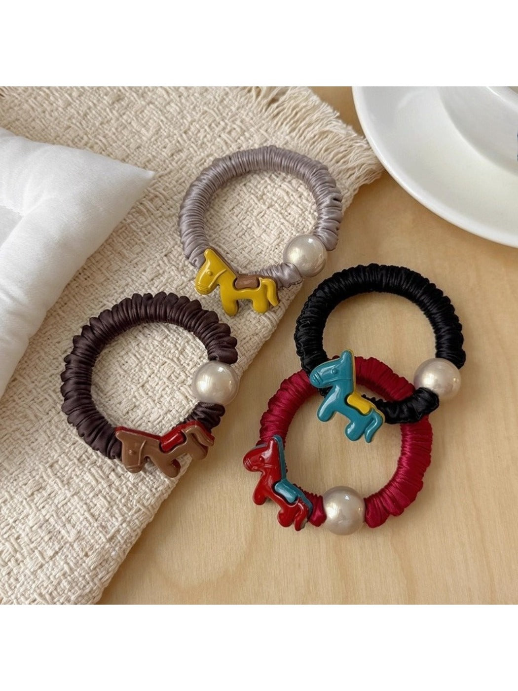 Gifty - Hair Tie with Pony Charm