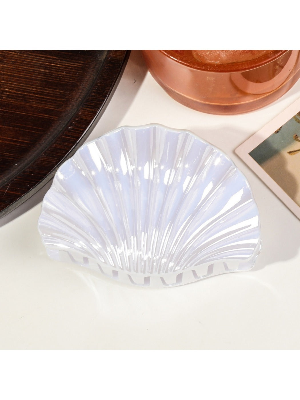 Beau - Colorful Shell Shaped Hair Claw Clip