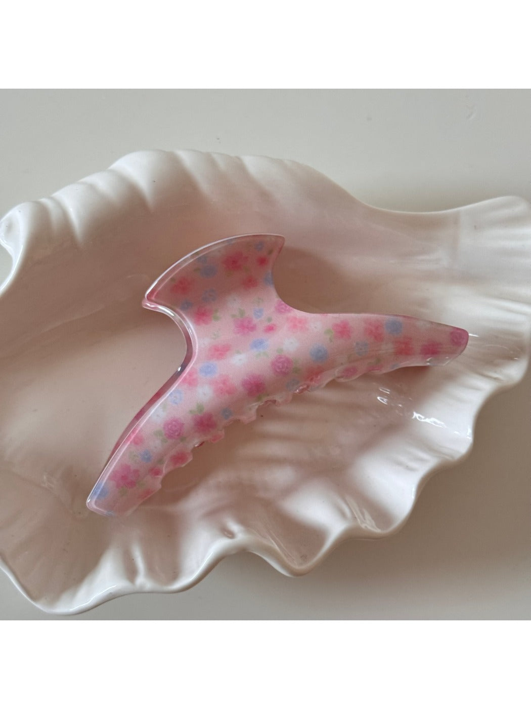 Beau - Pink Rose Patterned Hair Claw Clip