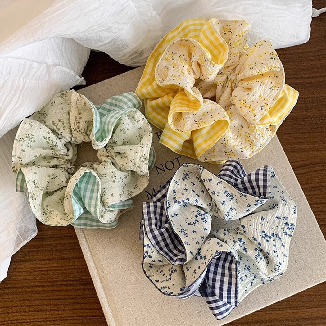 Gifty - Double-Layer Floral Pattern Fabric Scrunchie