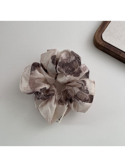 Gifty - Gentle Rose Print Tulle Scrunchie