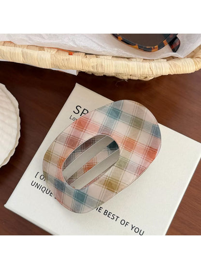 Beau - Retro Printed Oval PVC Claw Hair Clip