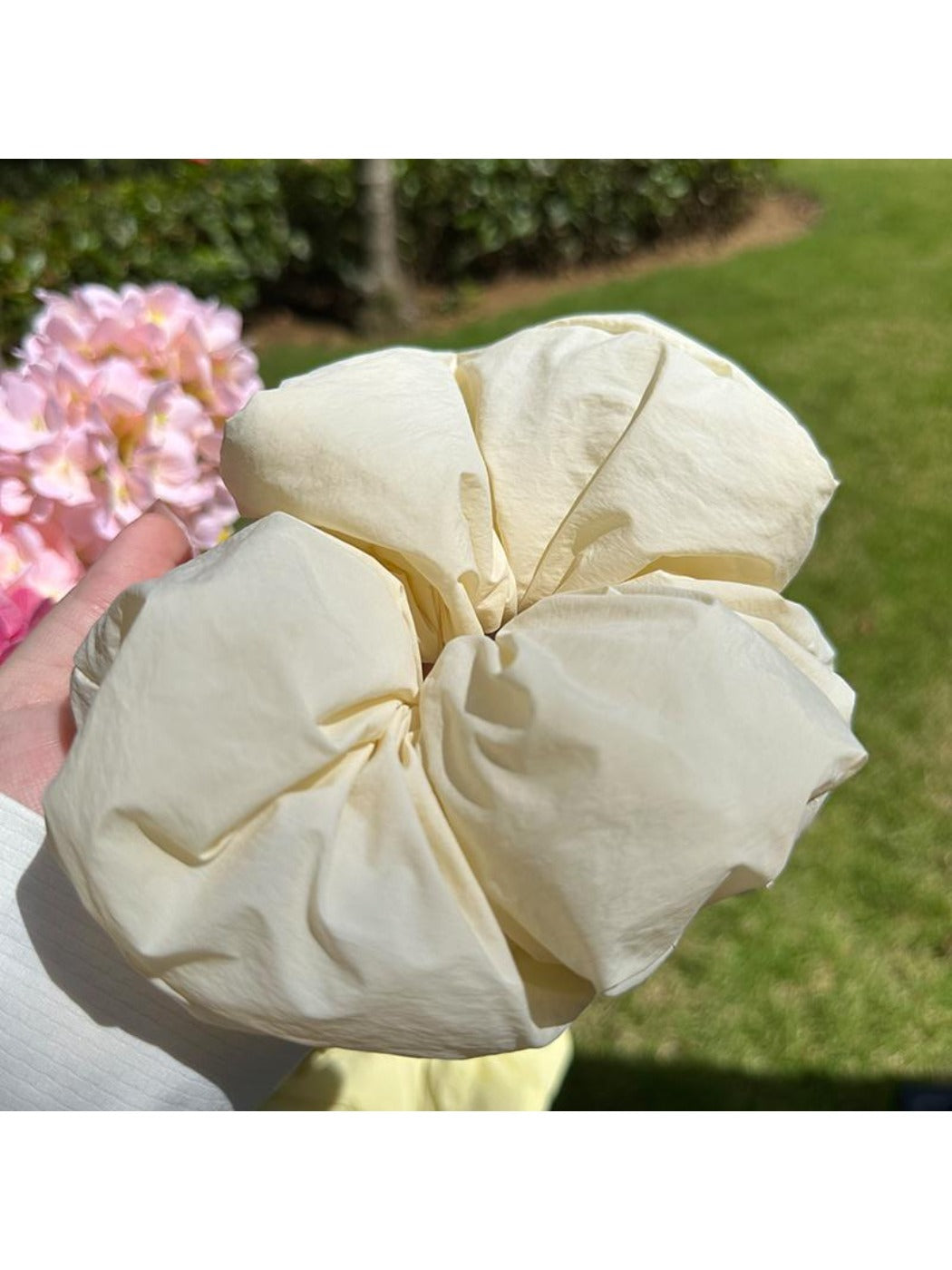 Gifty - Puff Cream Colored Cloud Hair Loop