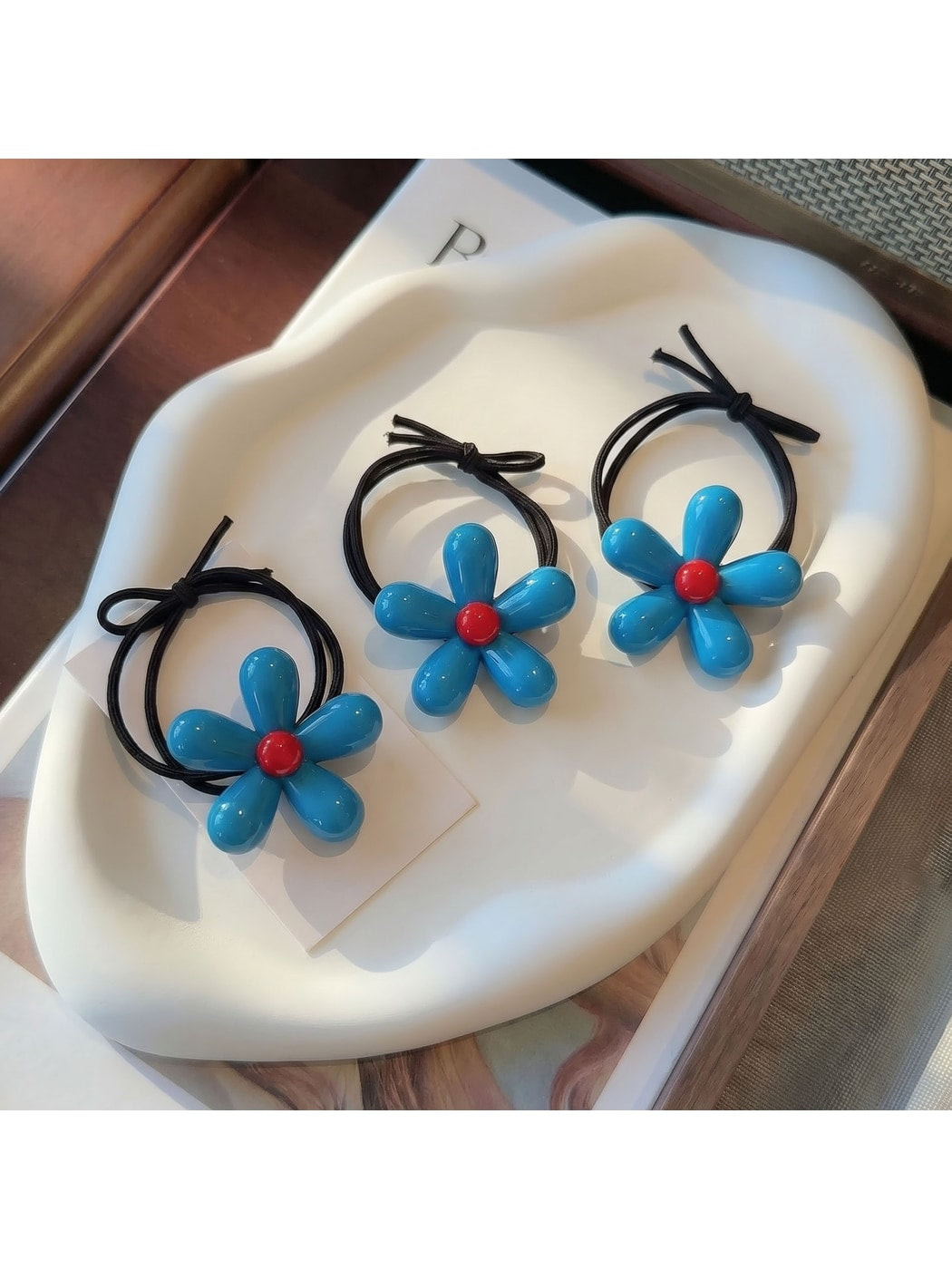Gifty - Simple Five Petal Decorative Floral Hair Tie