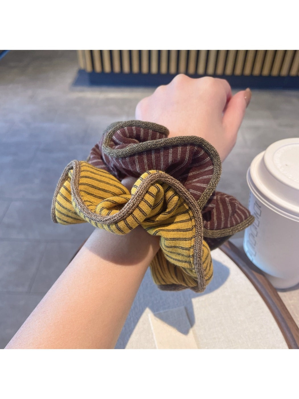 Gifty - Color Blocked Striped Scrunchie