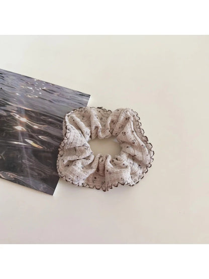 Gifty - Youthful Knotted Hair Scrunchie