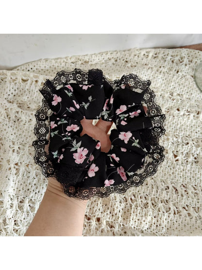 Gifty - Floral Print Lace Trim Elastic Scrunchie