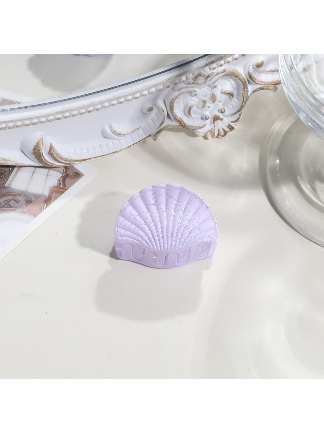 Beau - Textured Plastic Seashell Silhouette Claw Clip