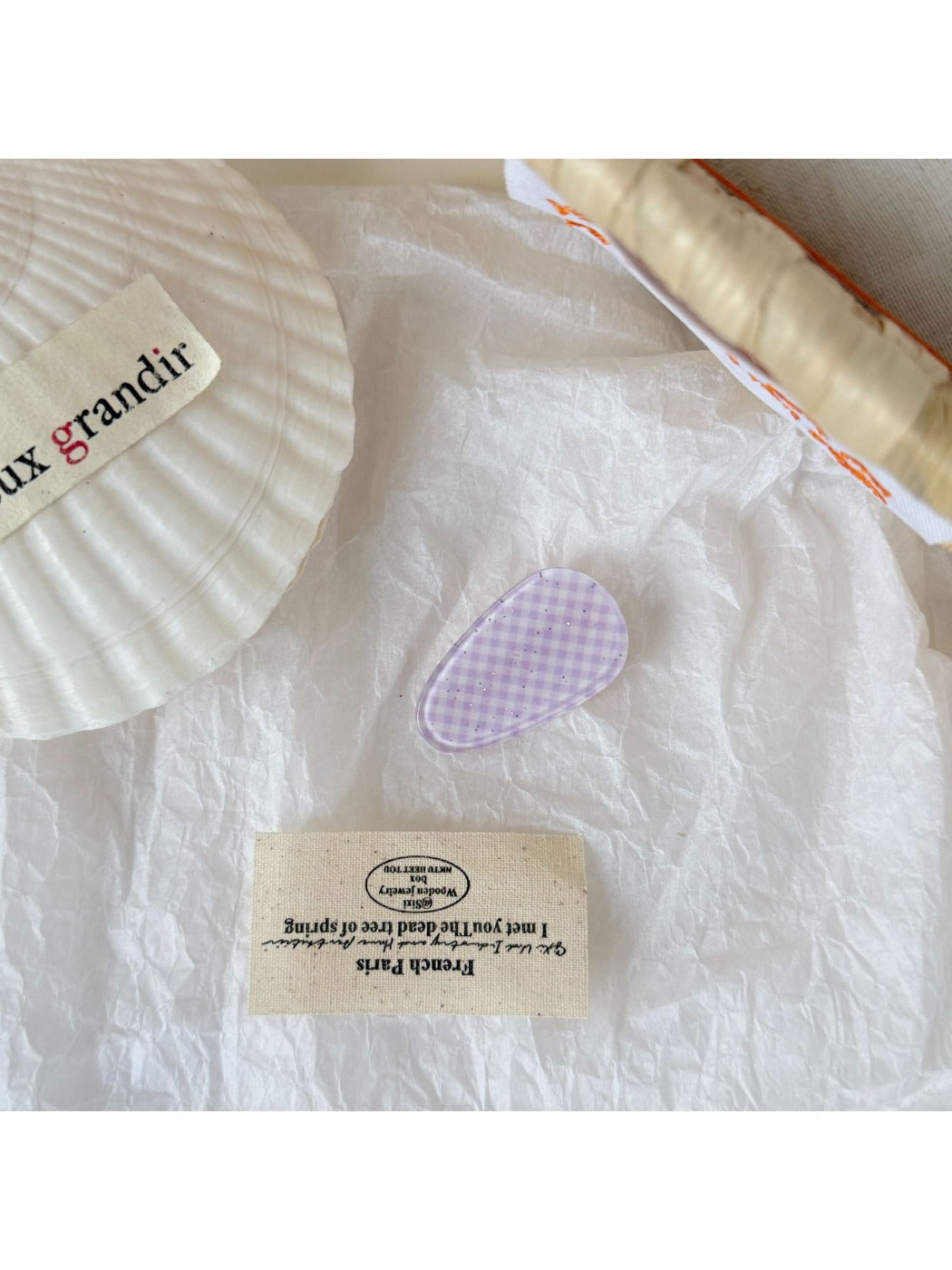 Beau - Sweet Teardrop Duckbill Acrylic Hair Clip