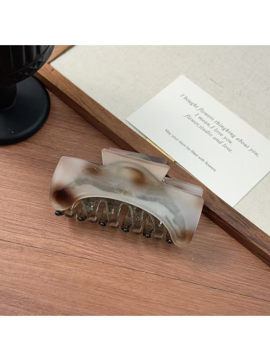 Beau - Vintage Square Claw Clip