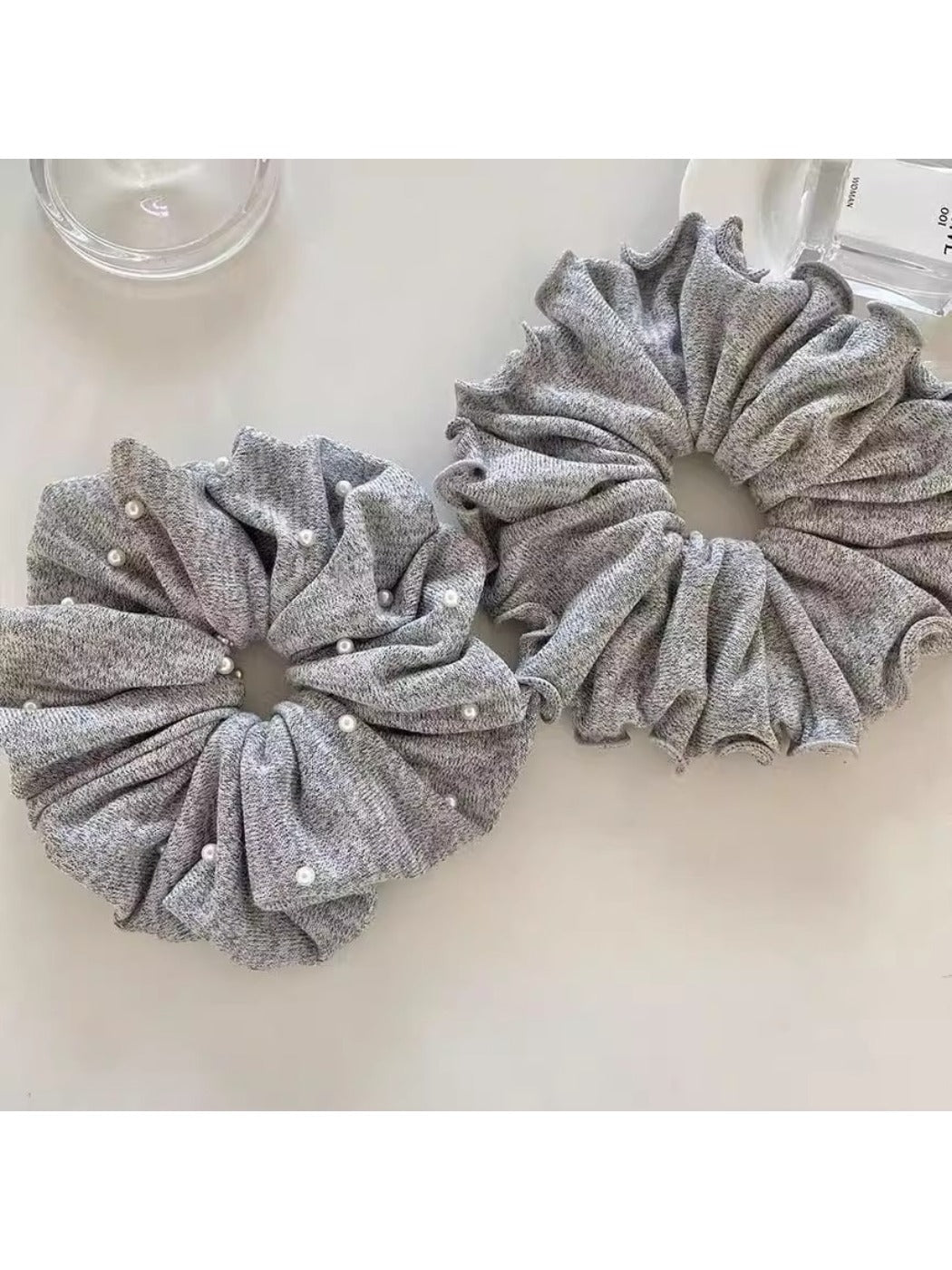 Gifty - Elegant Minimalist Gray Scrunchie