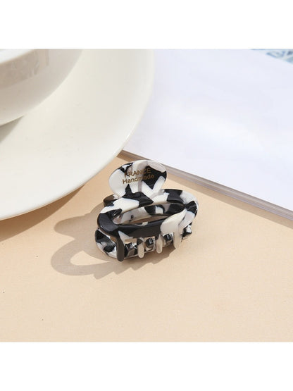Beau - Cute Oval Acetate Hair Clip