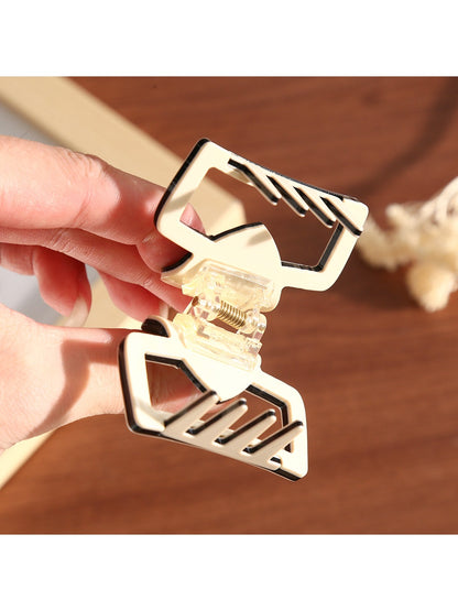 Beau - Heart Cutout Square Hair Claw Clip