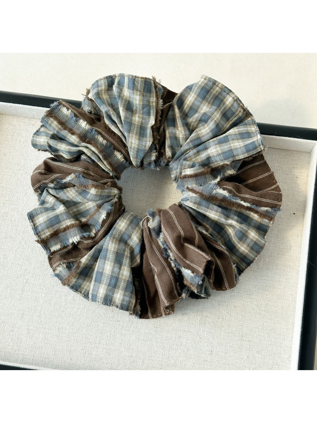 Gifty - Lace Floral Hair Scrunchie