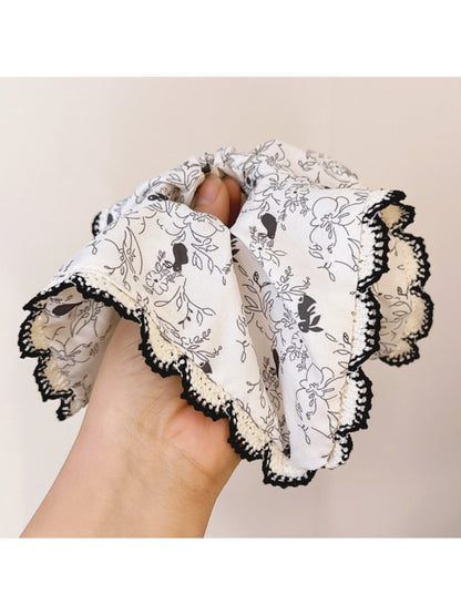 Gifty - Chic Black Floral Lace Scrunchie