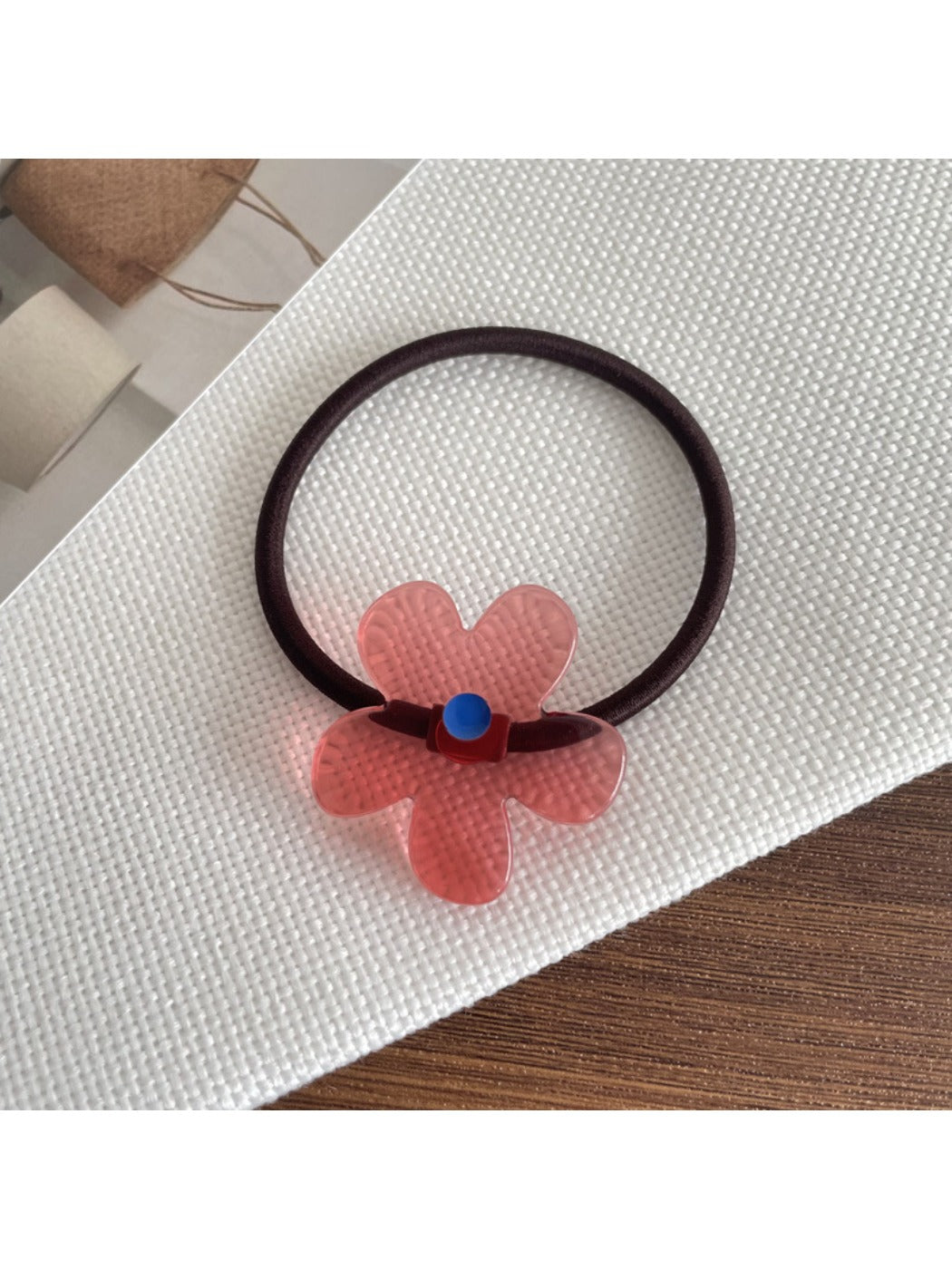 Gifty - Stylish Smiley Face Hair Tie