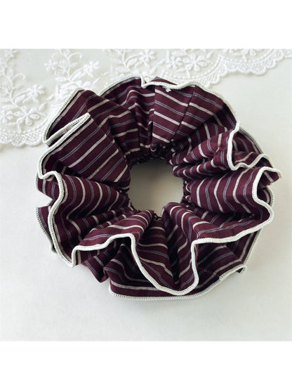 Gifty - Fashionable Striped Hair Scrunchie